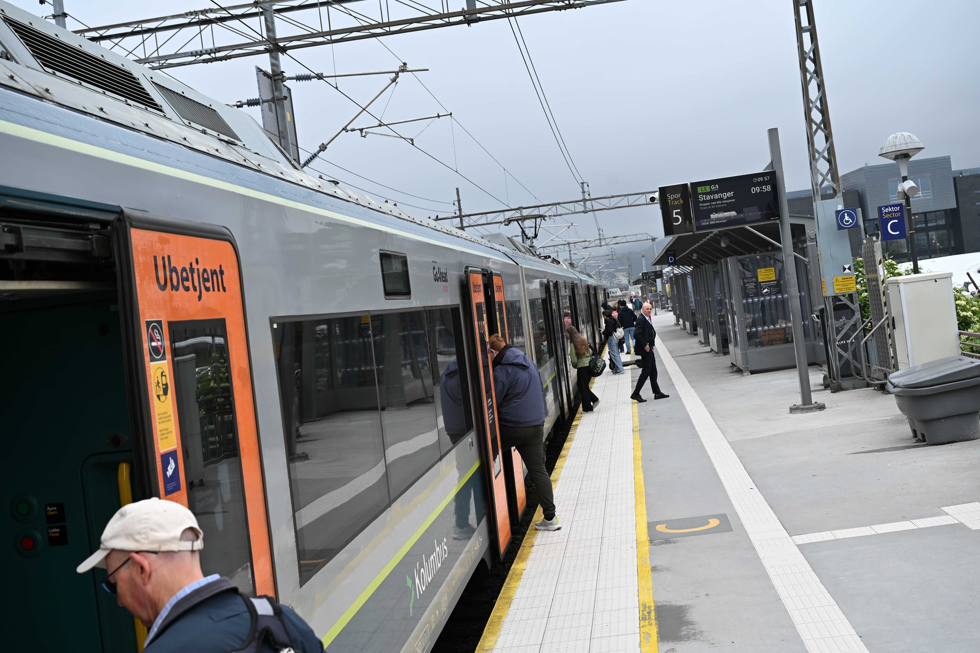 Sandnes tog passasjerer
